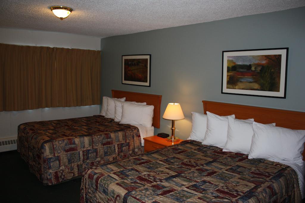 Northwoods Inn & Suites ساسكاتون المظهر الخارجي الصورة